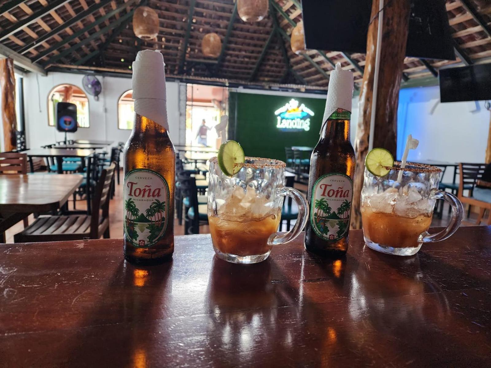The Landing Hotel And Restaurant Moyogalpa Ngoại thất bức ảnh