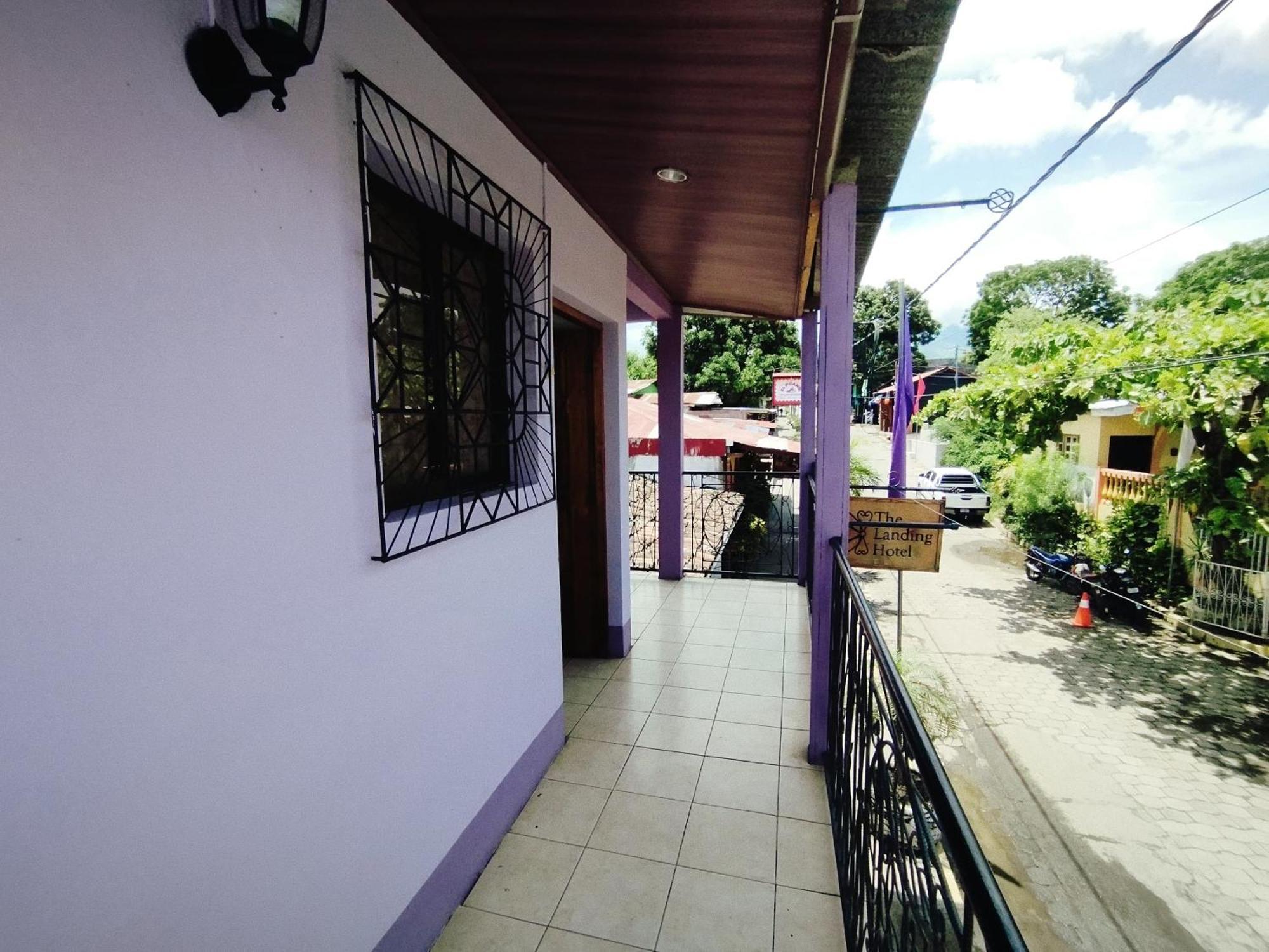 The Landing Hotel And Restaurant Moyogalpa Ngoại thất bức ảnh