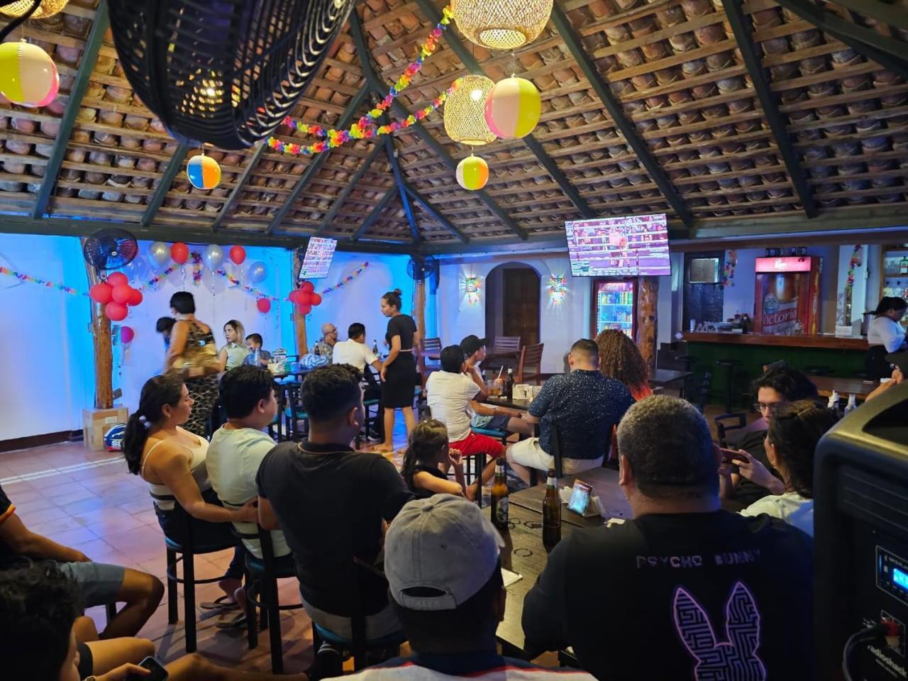 The Landing Hotel And Restaurant Moyogalpa Ngoại thất bức ảnh
